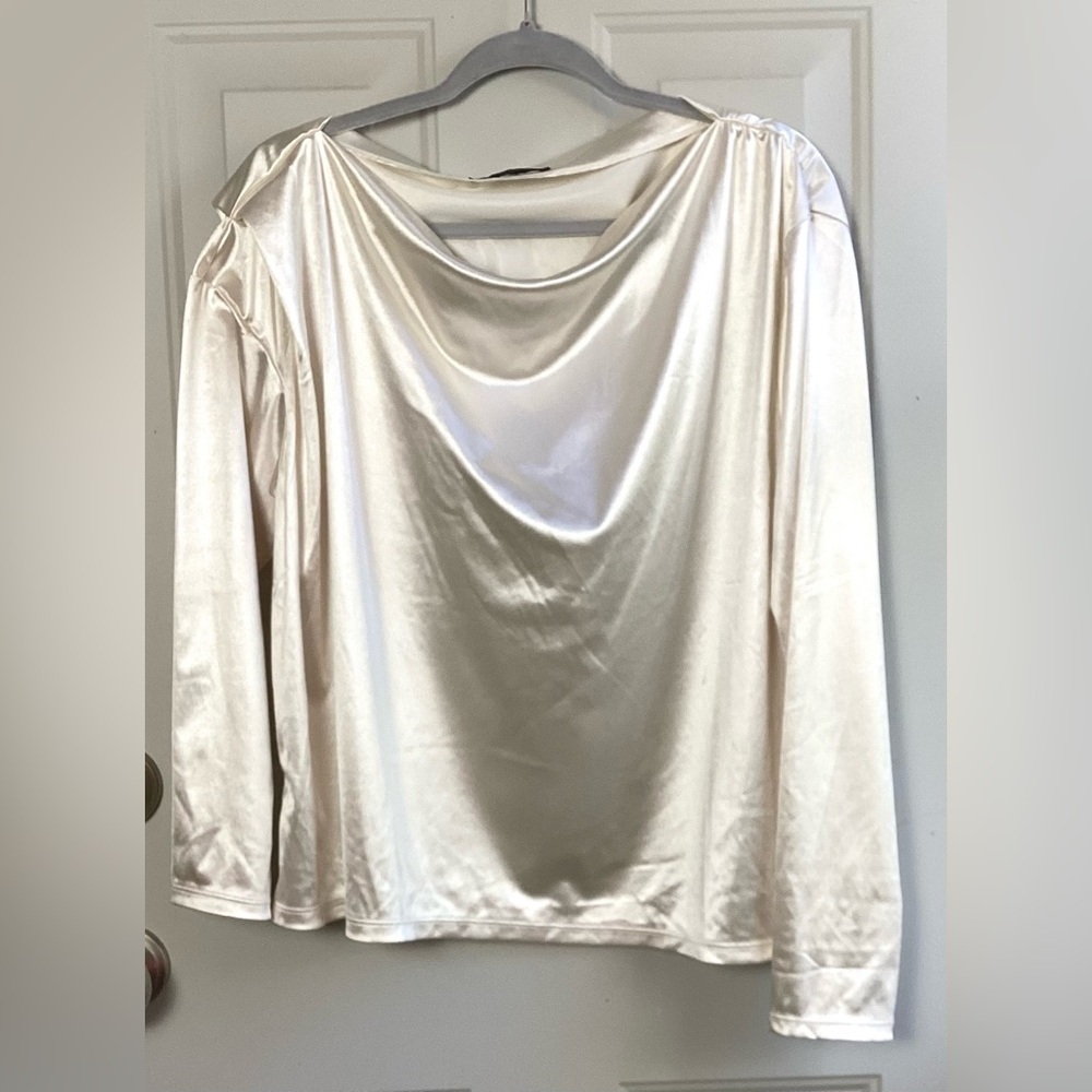 Banana Republic factory cream/ off white  satin-like Top Size Large